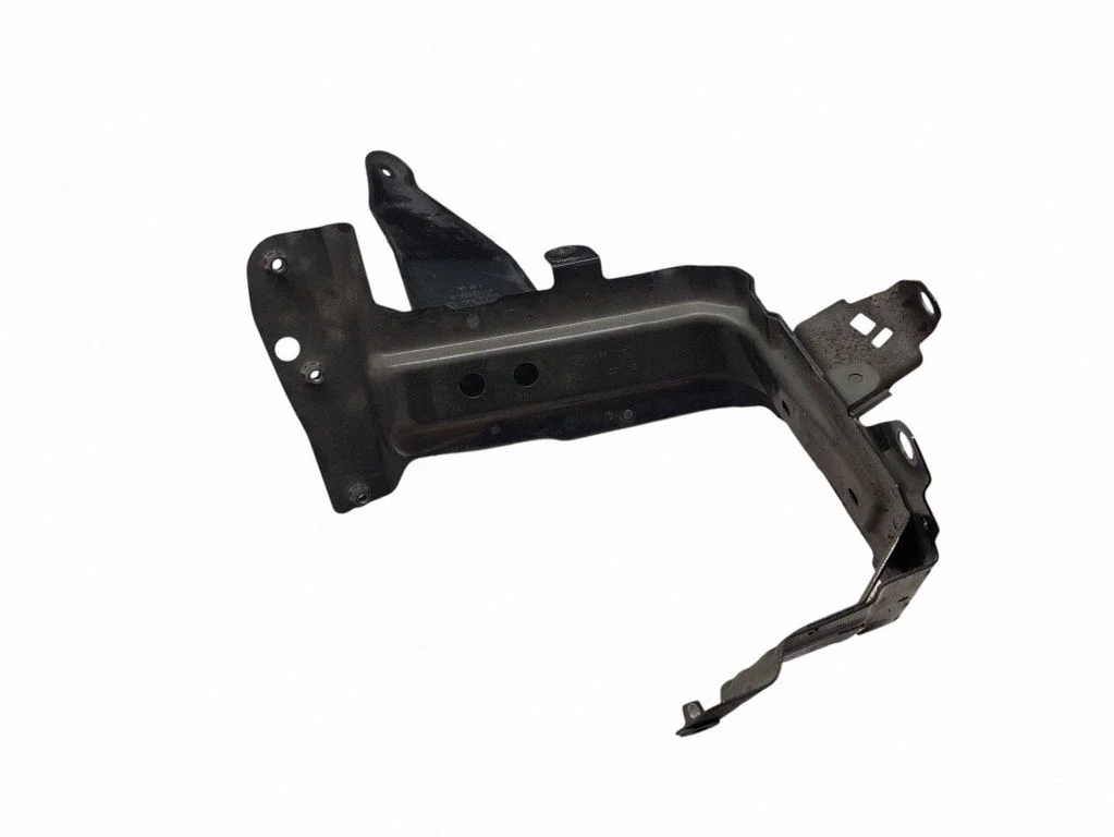 Spārna kronšteins 4M0821132C