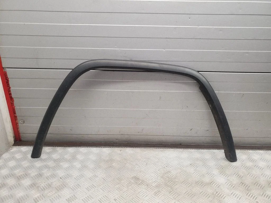 Front arch trim 5XT68TRMAA