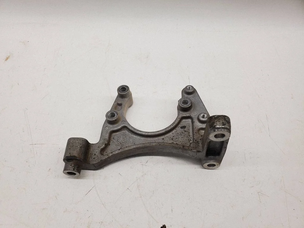 Gearbox mount 68446543AA