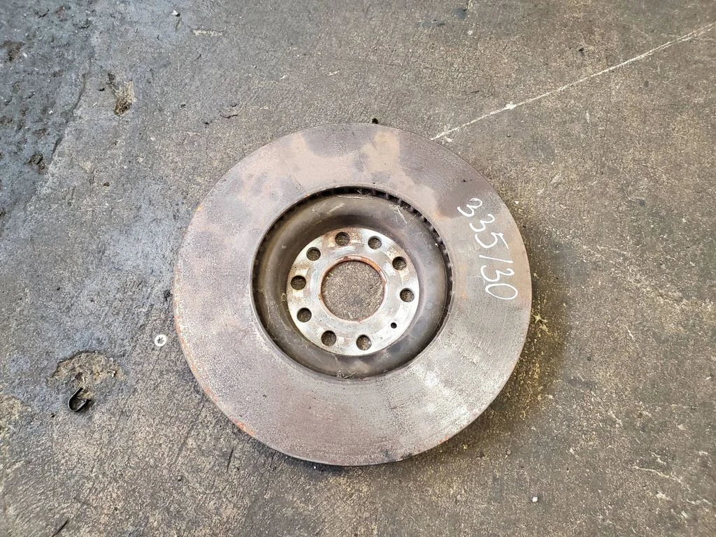 Priekšējais bremžu disks – priekšējā