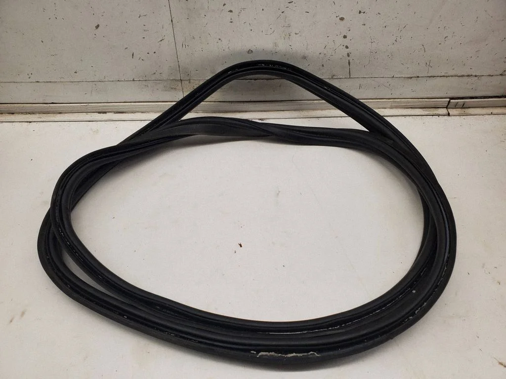Loading door rubber seal (on body) – Volvo S90, V90 (2016-)