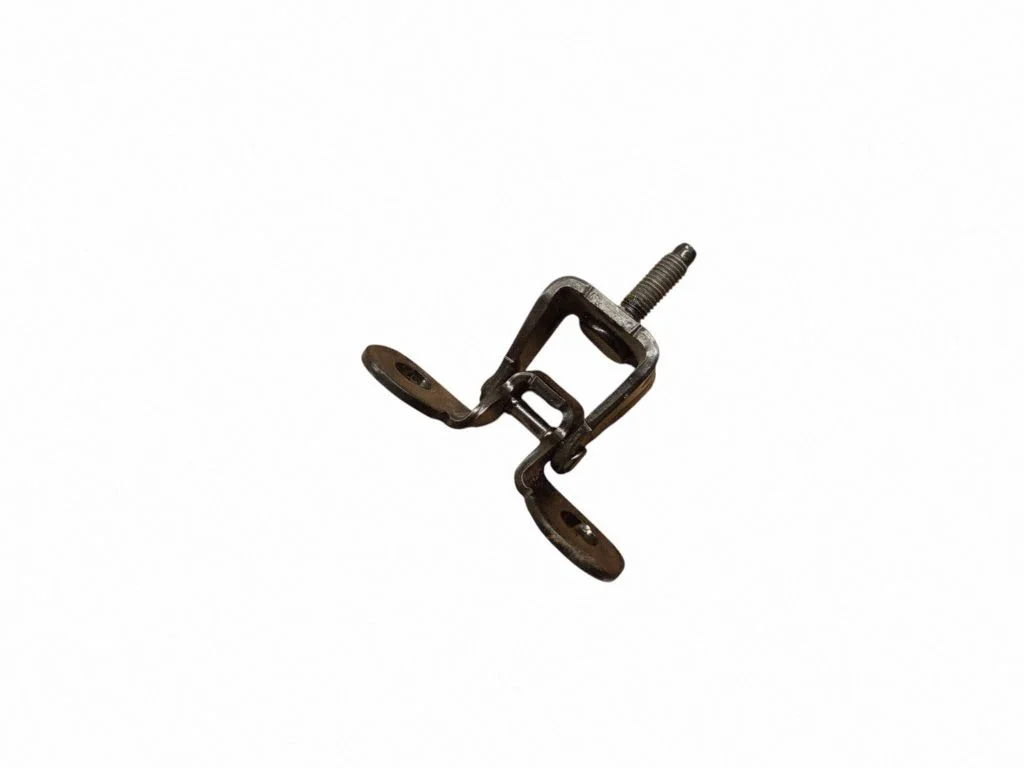 Tailgate/trunk/boot hinge – left
