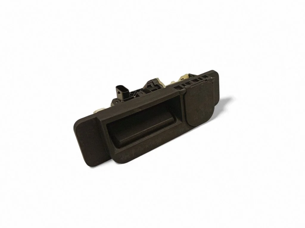 Aizmugurējā vāka atvēršanas rokturītis (ārējais) A2227600893