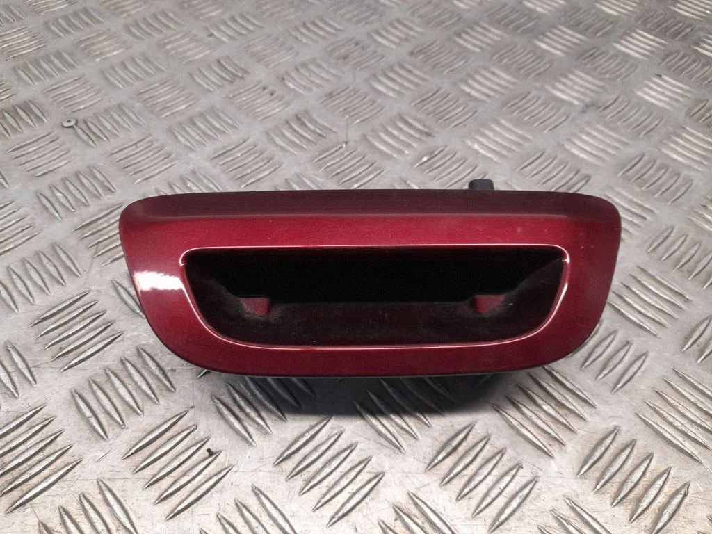 Tagaluugi avamiskäepide (välimine) – Chrysler Pacifica (2017-)