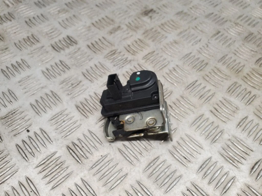 Aizmugurējā stikla slēdzene 3025926