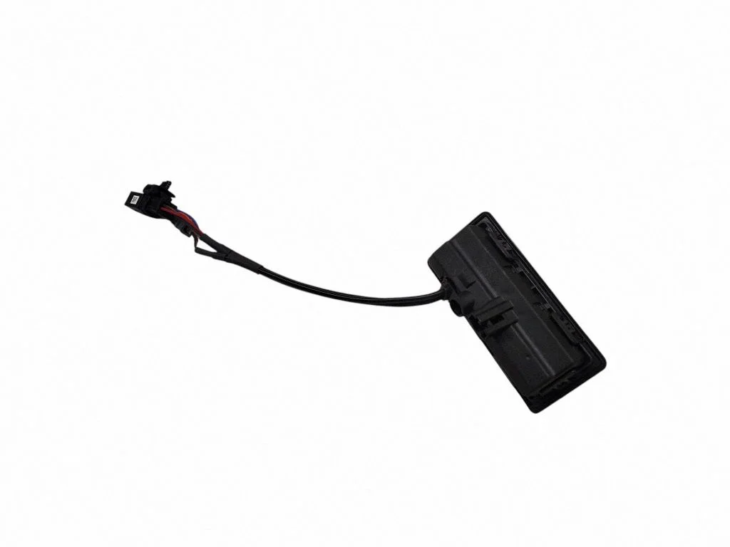 Aizmugurējā vāka atvēršanas rokturītis (ar kameru) 3CN827566