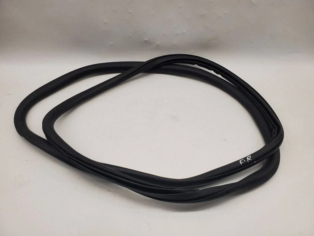 Front door rubber seal – Ford Explorer VI (2019-)