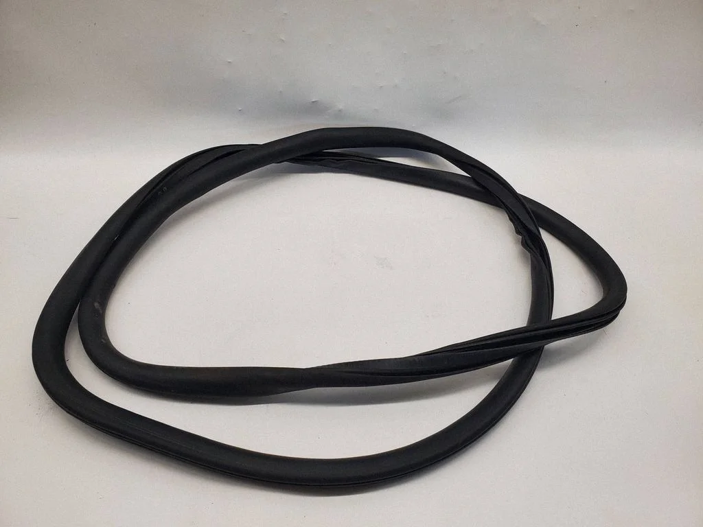 Front door rubber seal – Ford Explorer VI (2019-)