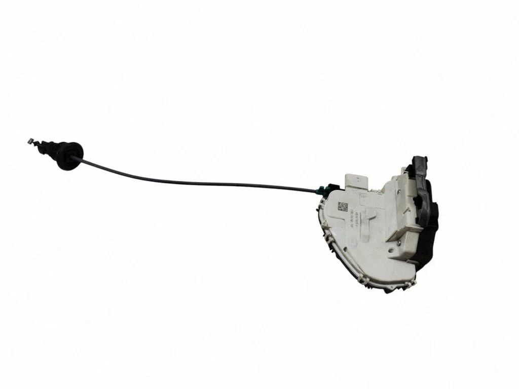 Zamek drzwi przednich 8X1837016E