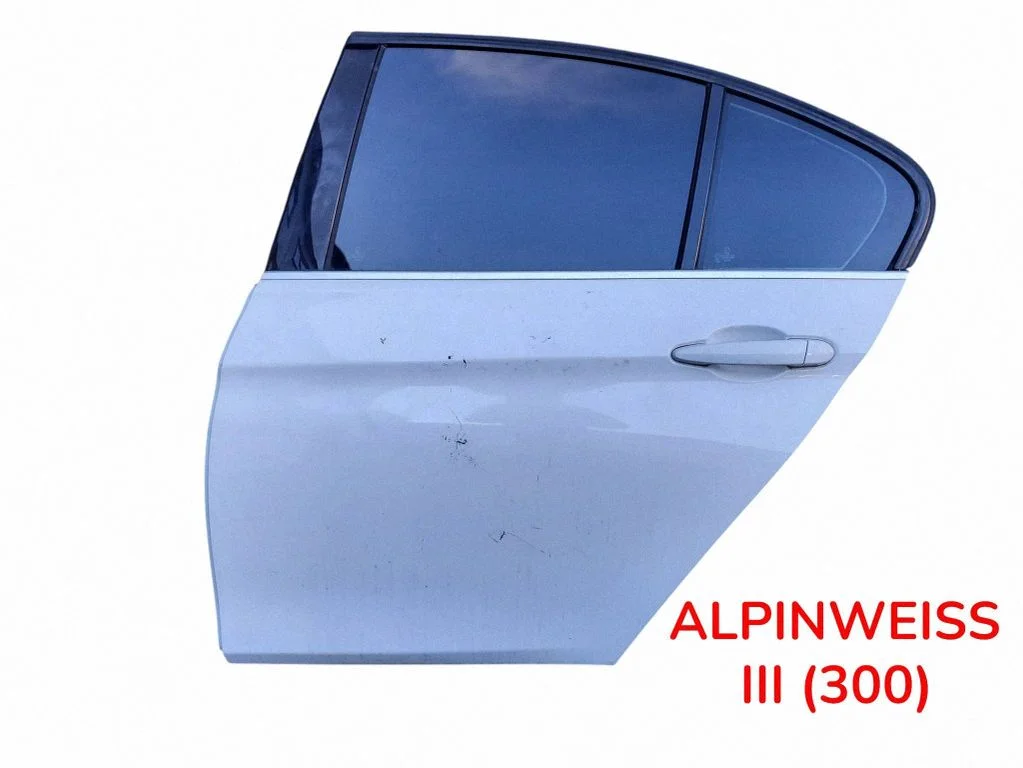 Aizmugurējās durvis – kreisā