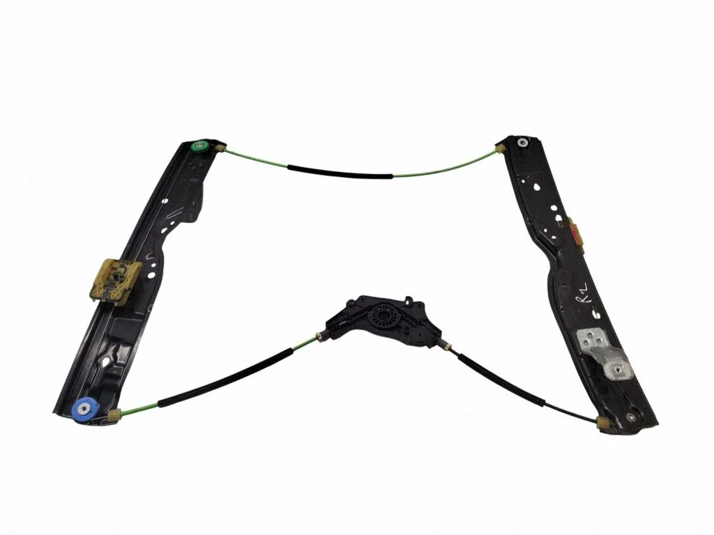 Rear window lifting mechanism without motor HK8327001AB