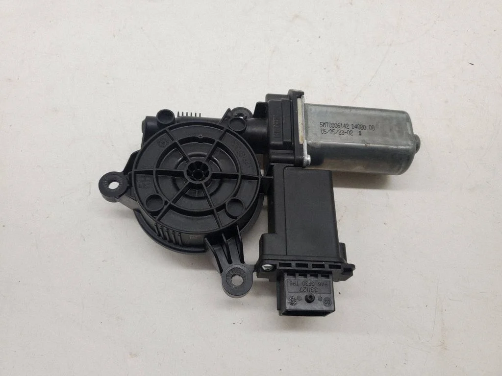 Rear door window regulator motor 5MT0006142