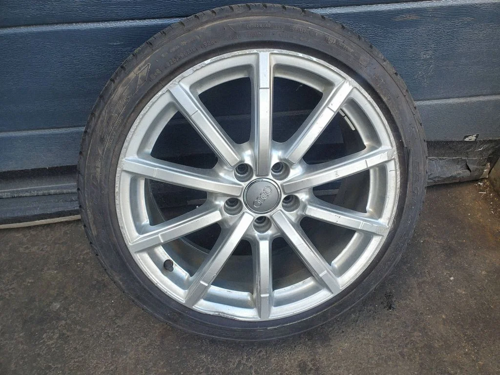 R18 vieglmetāla disks (-i) 8V0601025AQ