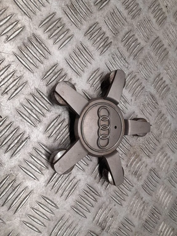 Original wheel cap – Audi Q7 4L (2005-2015)