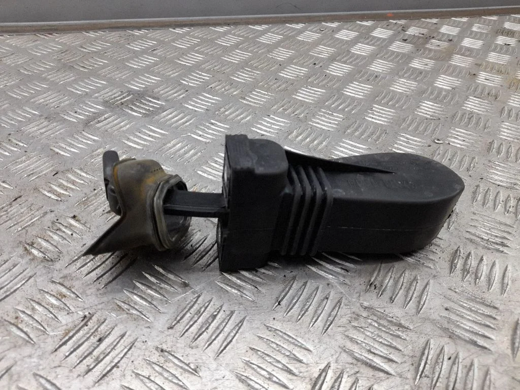 Front door check strap stopper – Audi S5 Facelift (2013-)