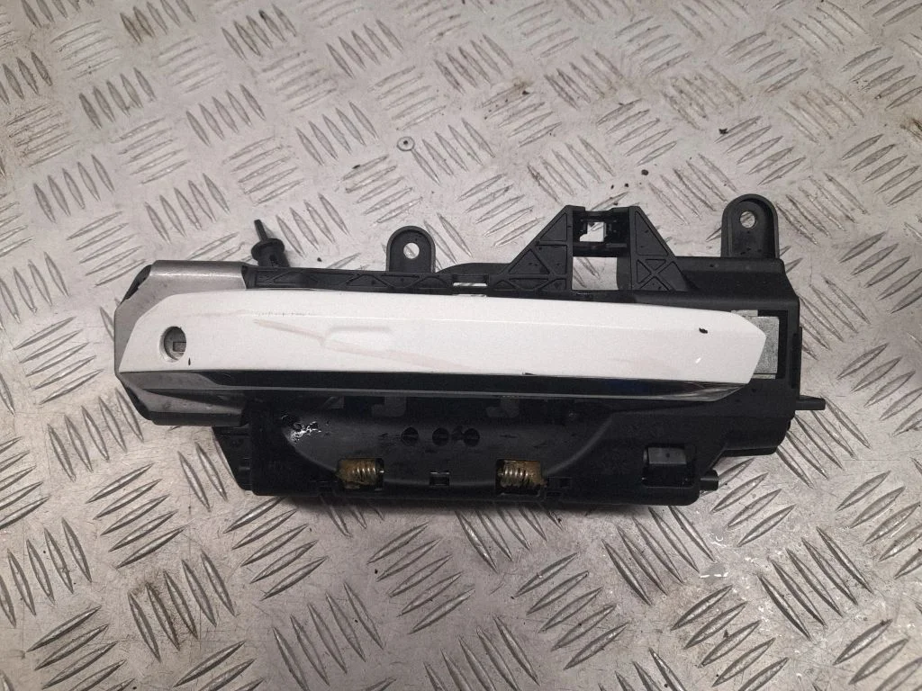 Ārējais atvēršanas rokturis 8W01837811A