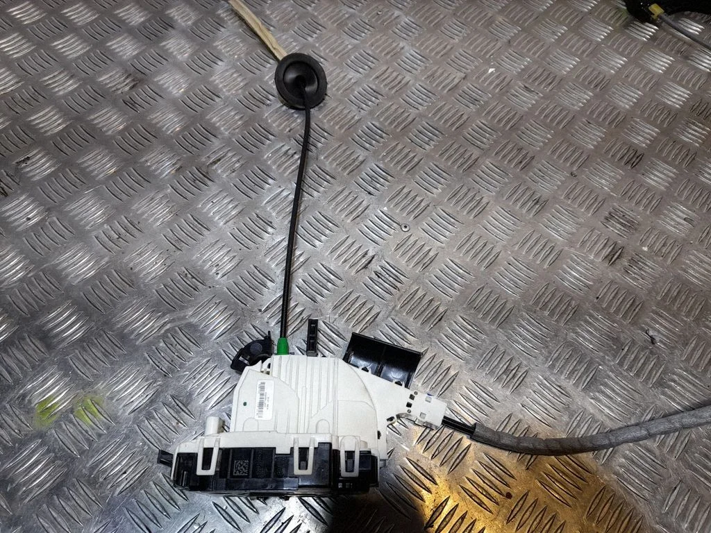 Front door lock – Mercedes-Benz CLK-Class C207 A207 (2010-2017)