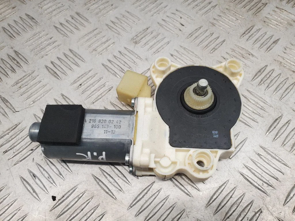 Priekšējā loga pacēlāja motoriņš A2168200242