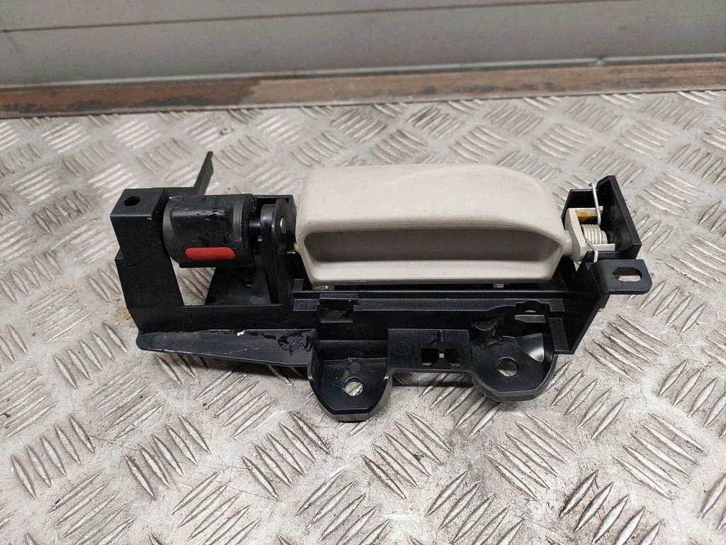Sliding door interior handle – Chrysler Pacifica (2017-)