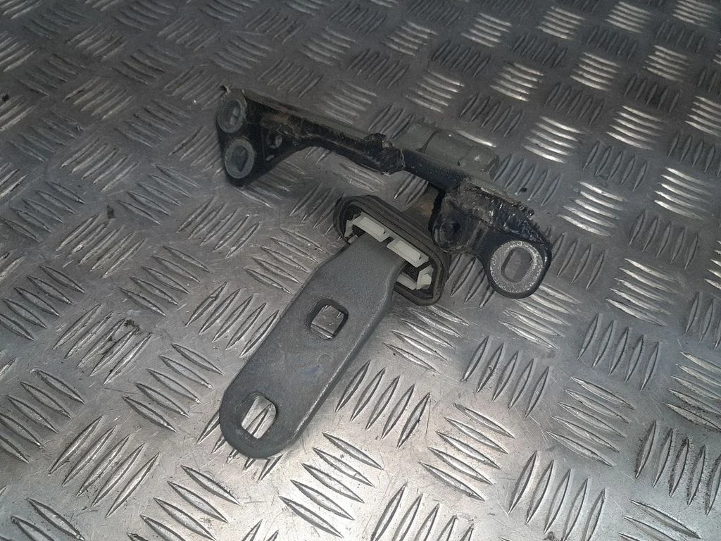 Loading door upper hinge – BMW X6 E71 (2008-2014)