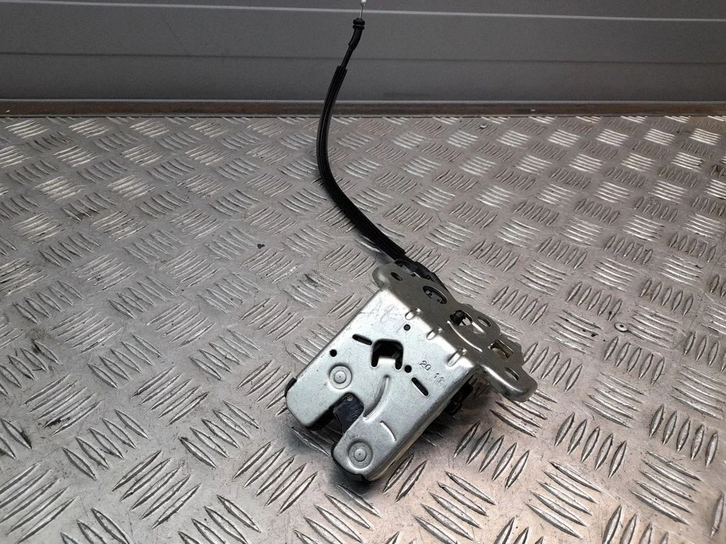 Loading door lock – Audi A8 S8 D4 4H (2010-2016)