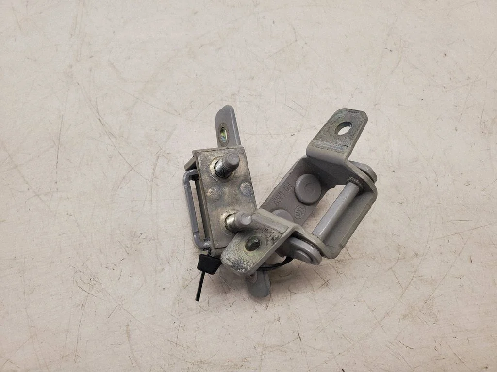 Loading door hinge set