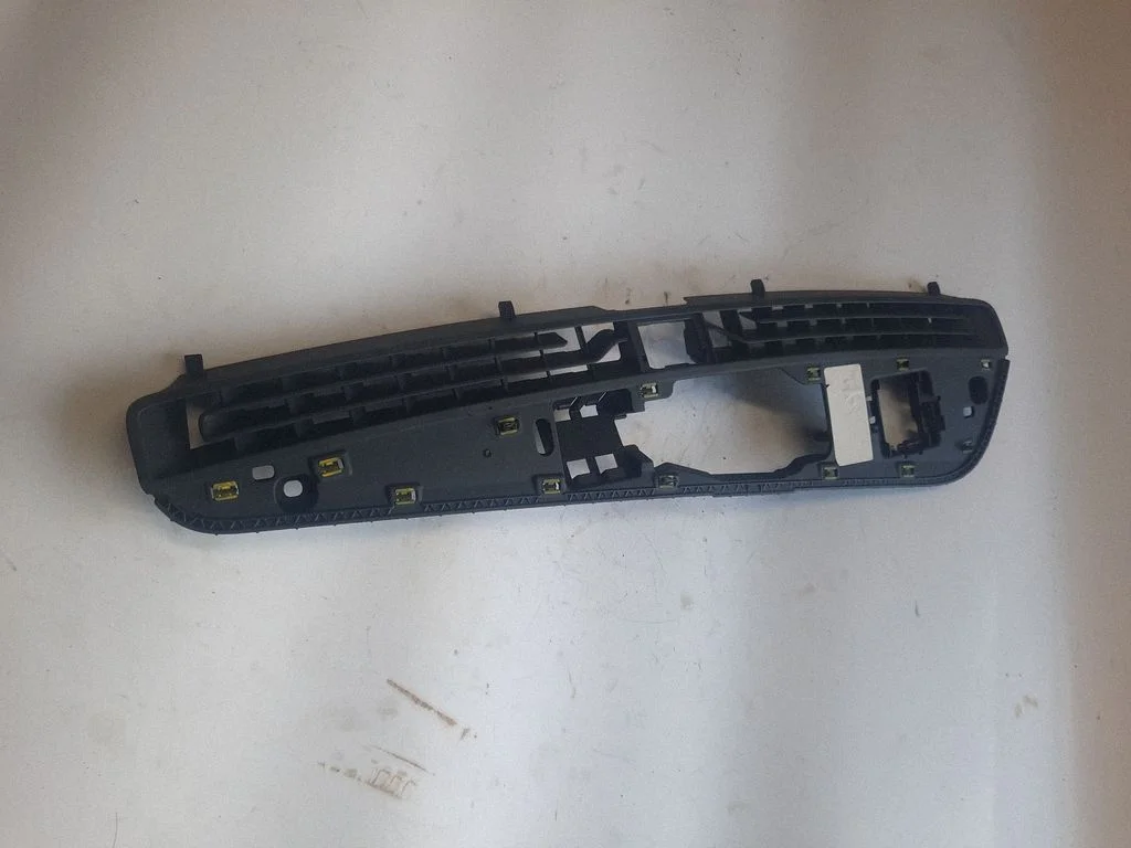 Dash center speaker frame – Audi A3 S3 8V (2013-2019)
