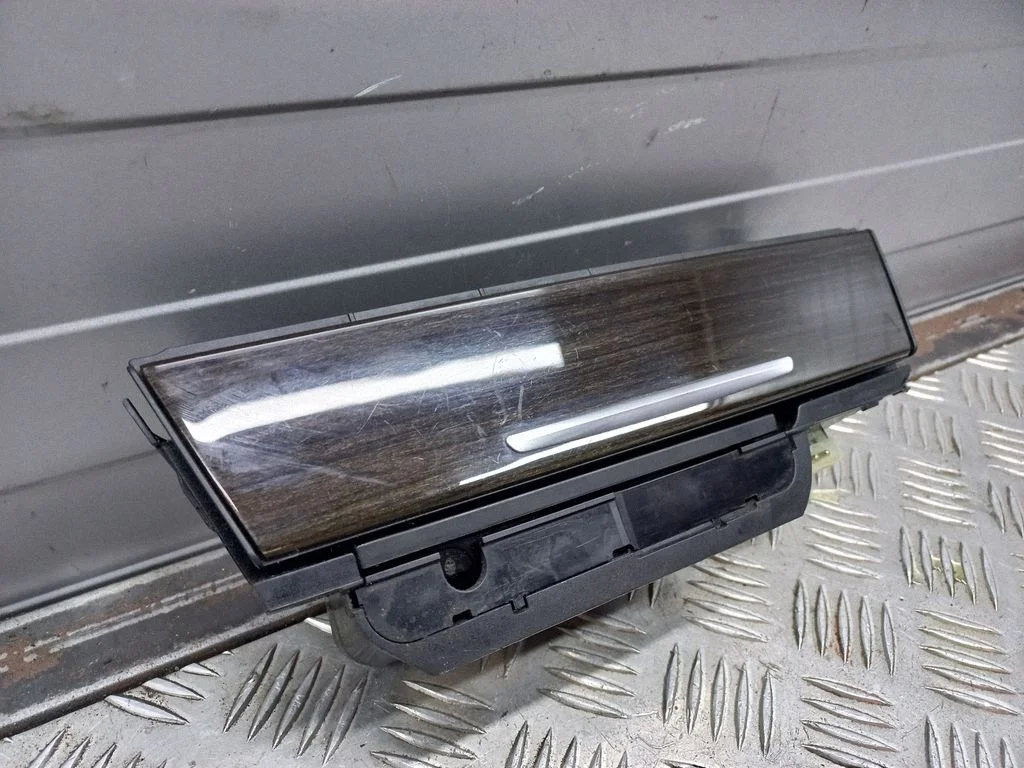 Car ashtray – BMW 7 Series F01 F02 F03 F04 (2008-2016)