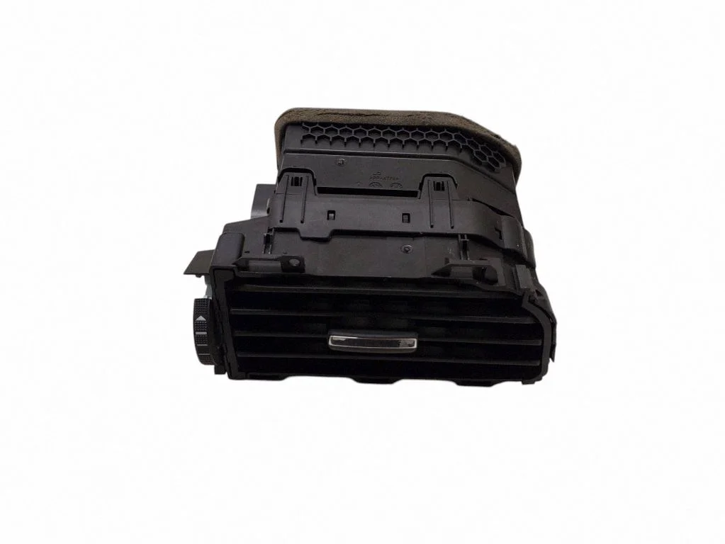 Dashboard side air vent grill/cover trim LB5B19C696A