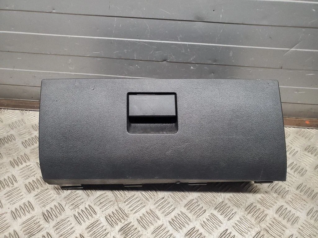 Cimdu nodalījuma vāks 2304264XDV