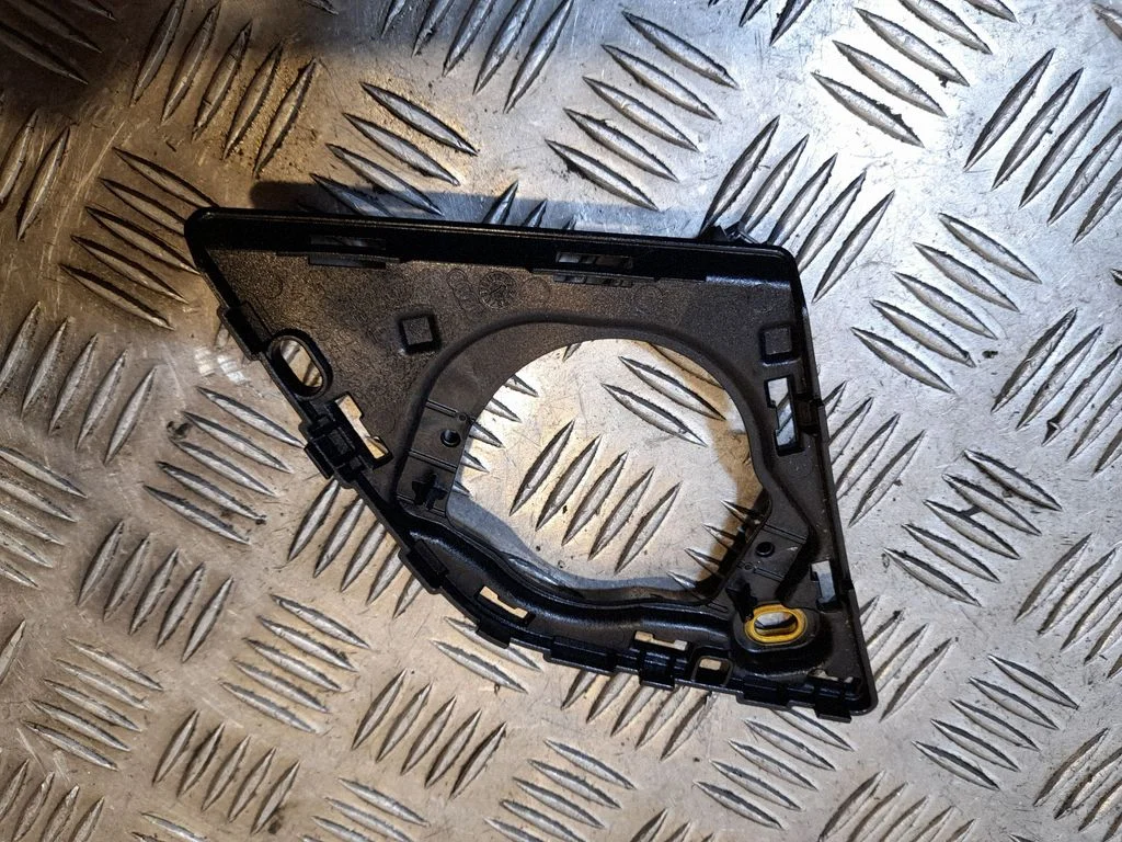 Side speaker frame – Audi Q7 4M (2015-)