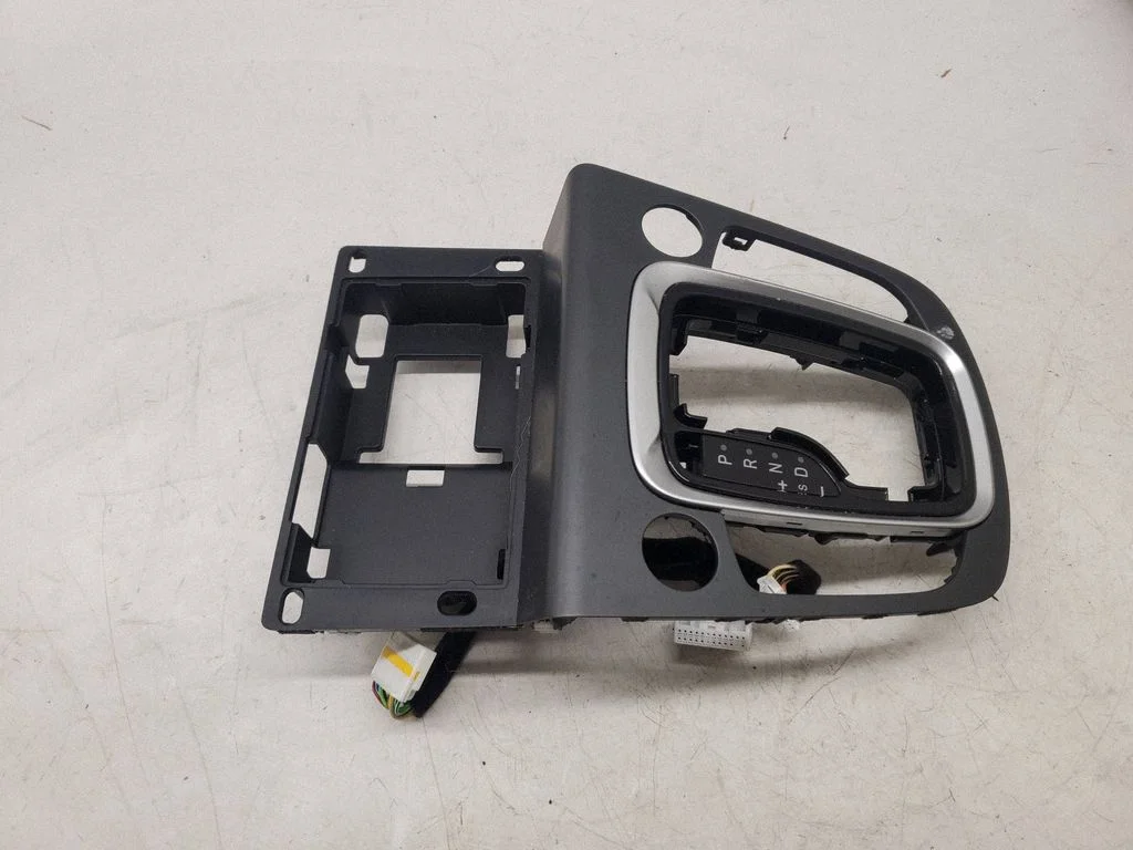 Gear shifter surround trim plastic 84619J9AB0