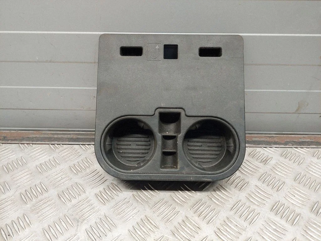 Uchwyt na kubki (tylny) HC3B25600D00ABW