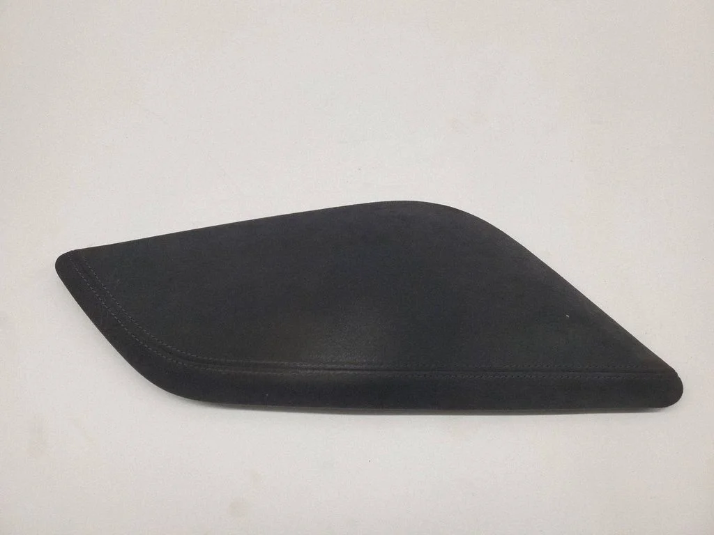 Sāna apdare (priekšējā) 4G0863305