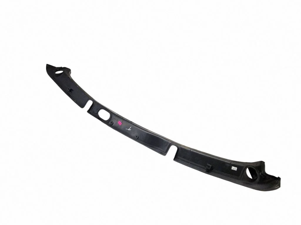 Boczna osłona konsoli (tylna) 104788500C
