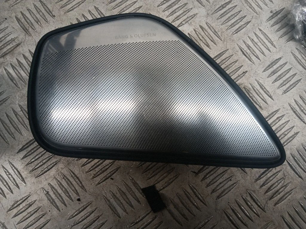 Osłona głośnika drzwi tylnych 4H0868452B