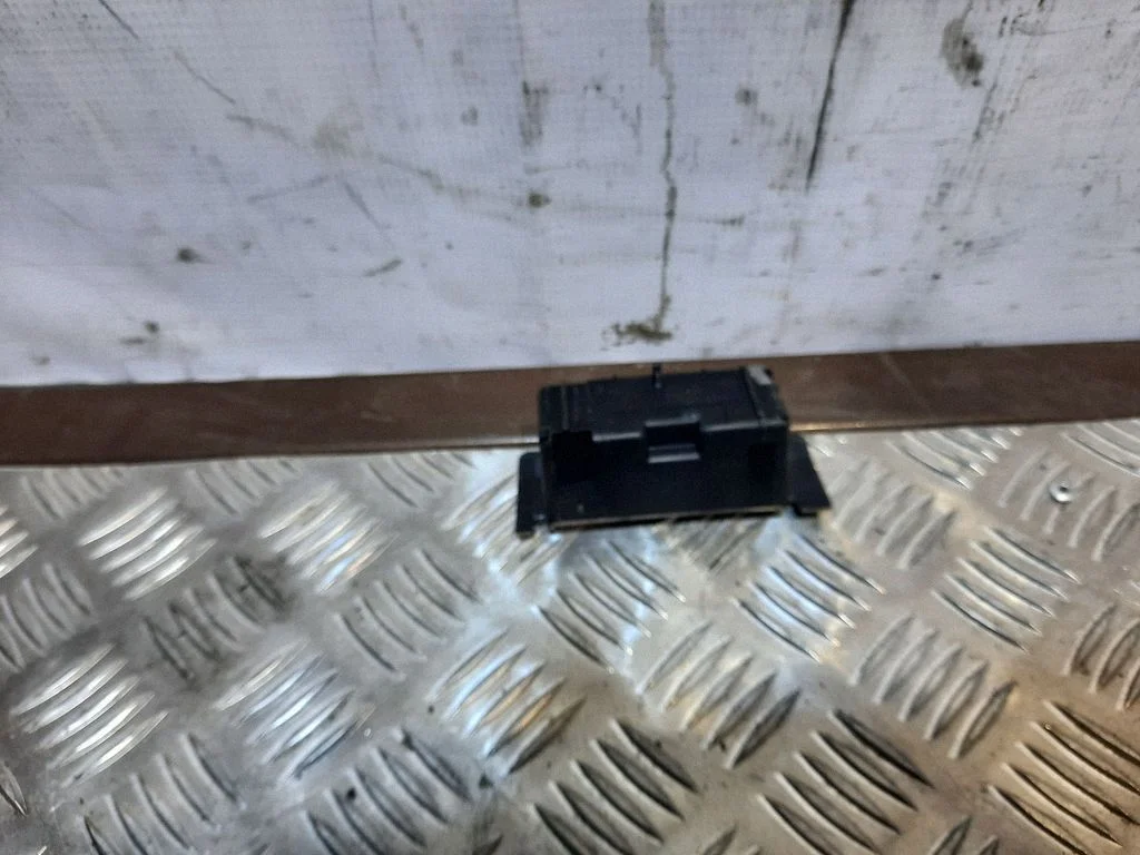 Rear door ashtray – Audi A6 Allroad C6 (2006-2011)