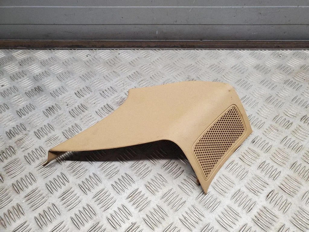 (D) pillar trim (bottom) – Porsche Cayenne (92A) (2010-2017)