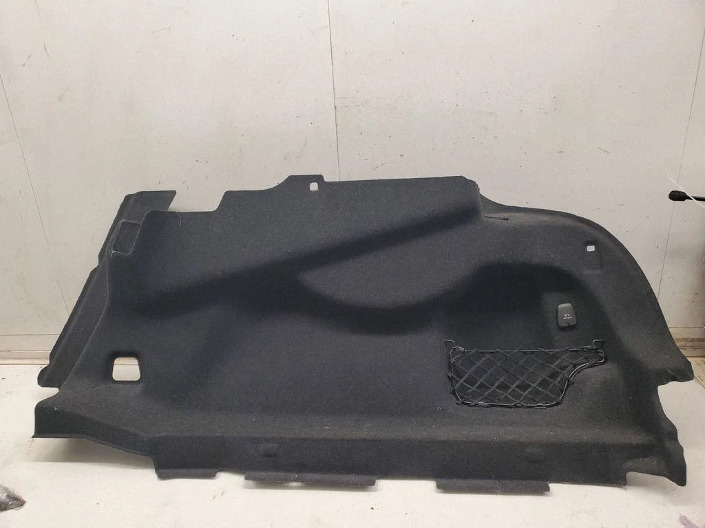 Dolny panel boczny bagażnika 32245494