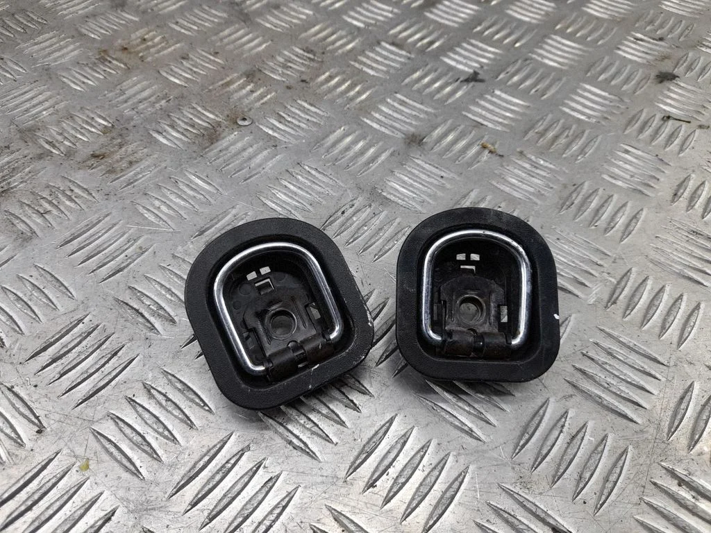 Tie down hook / loop