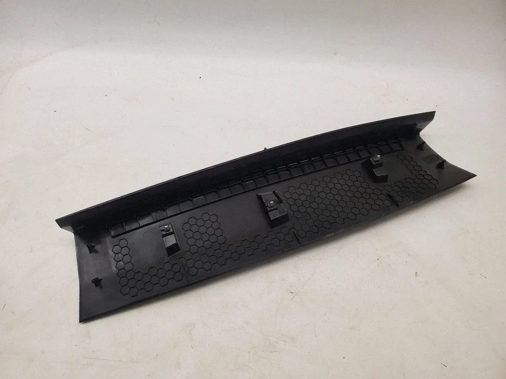 Tailgate/trunk upper cover trim 156155758