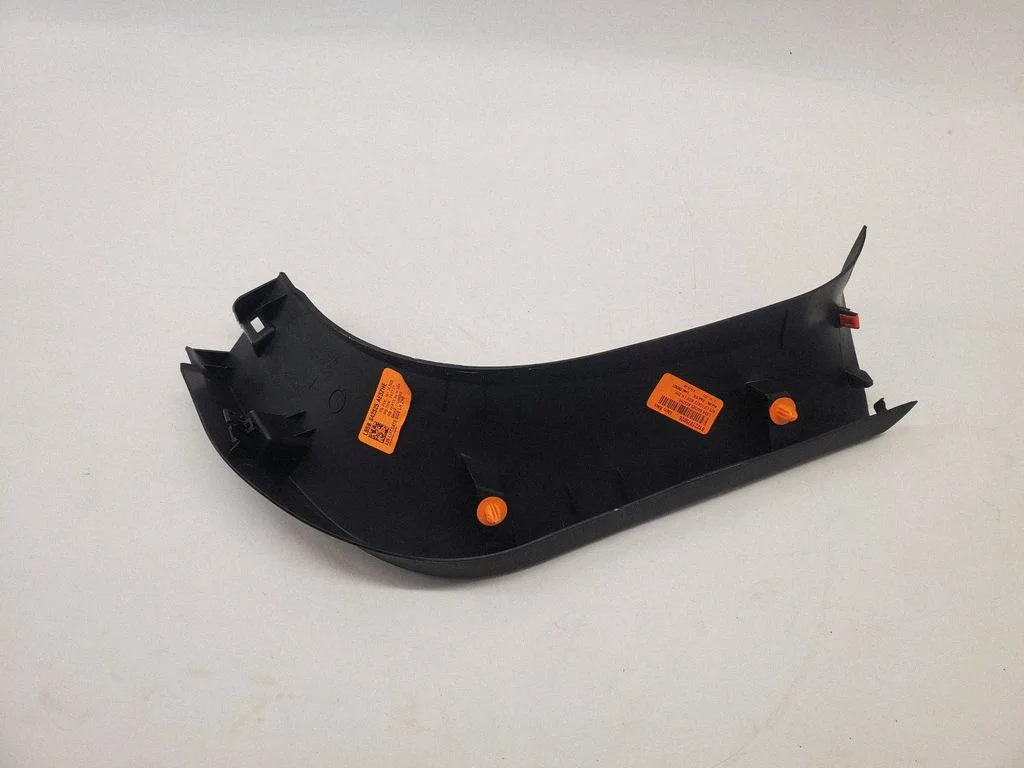 Sāna apdare (pie loga) LB5BS42325AE