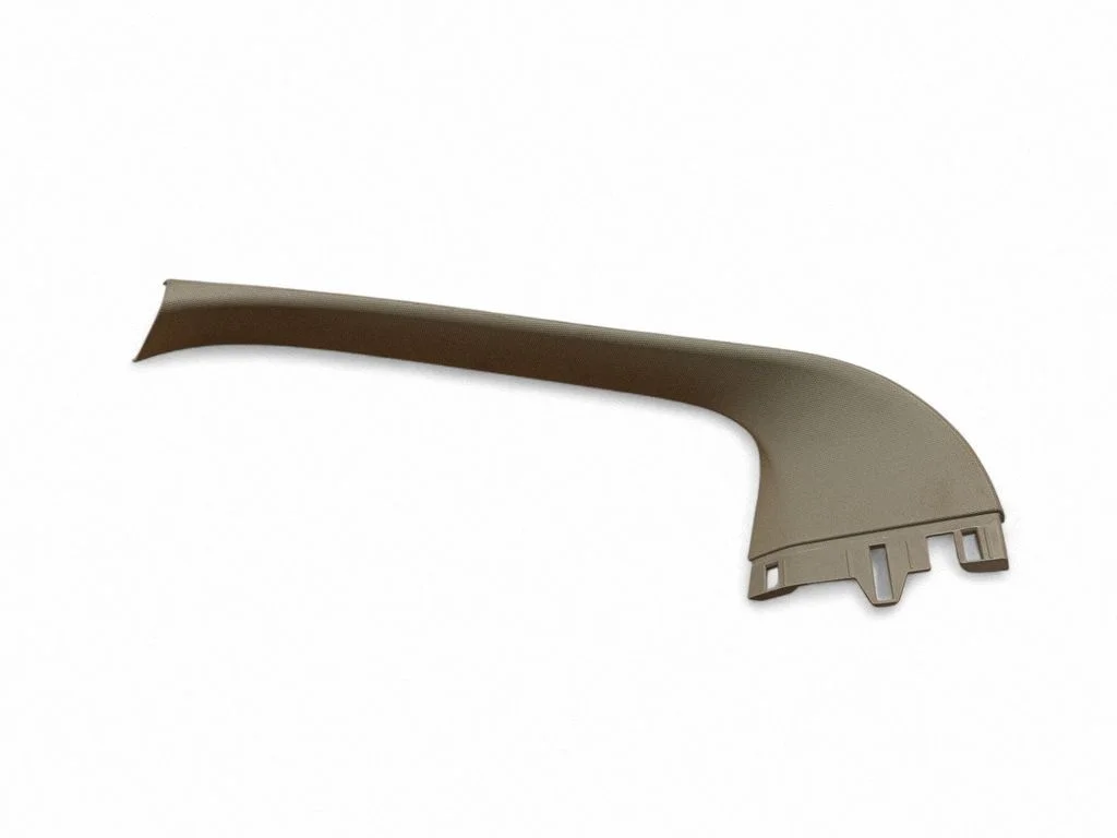 Tailgate/trunk side cover trim – rear