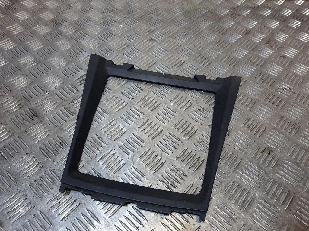 Apgaismojuma konsoles apdare – BMW X5 E70 (2006-2013)