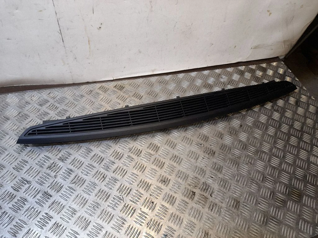 Plauktiņa restītes – BMW 7. sērija F01 F02 F03 F04 (2008-2016)
