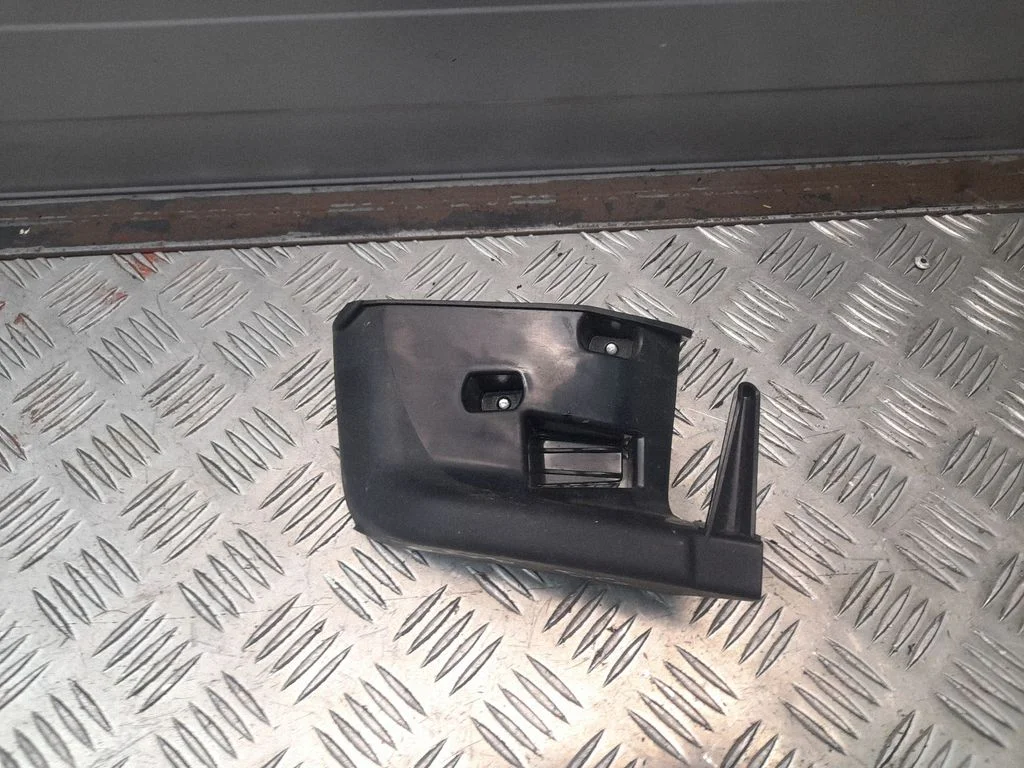 Drošības jostas apdare 8R0857792