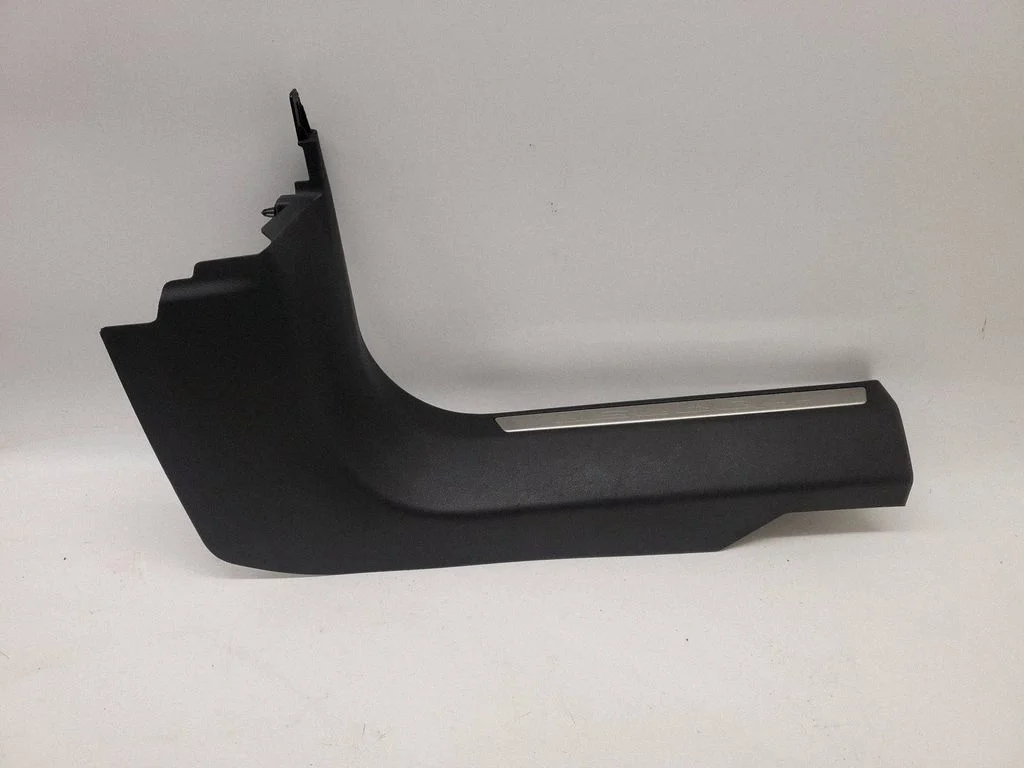 Foot area side trim 156162237