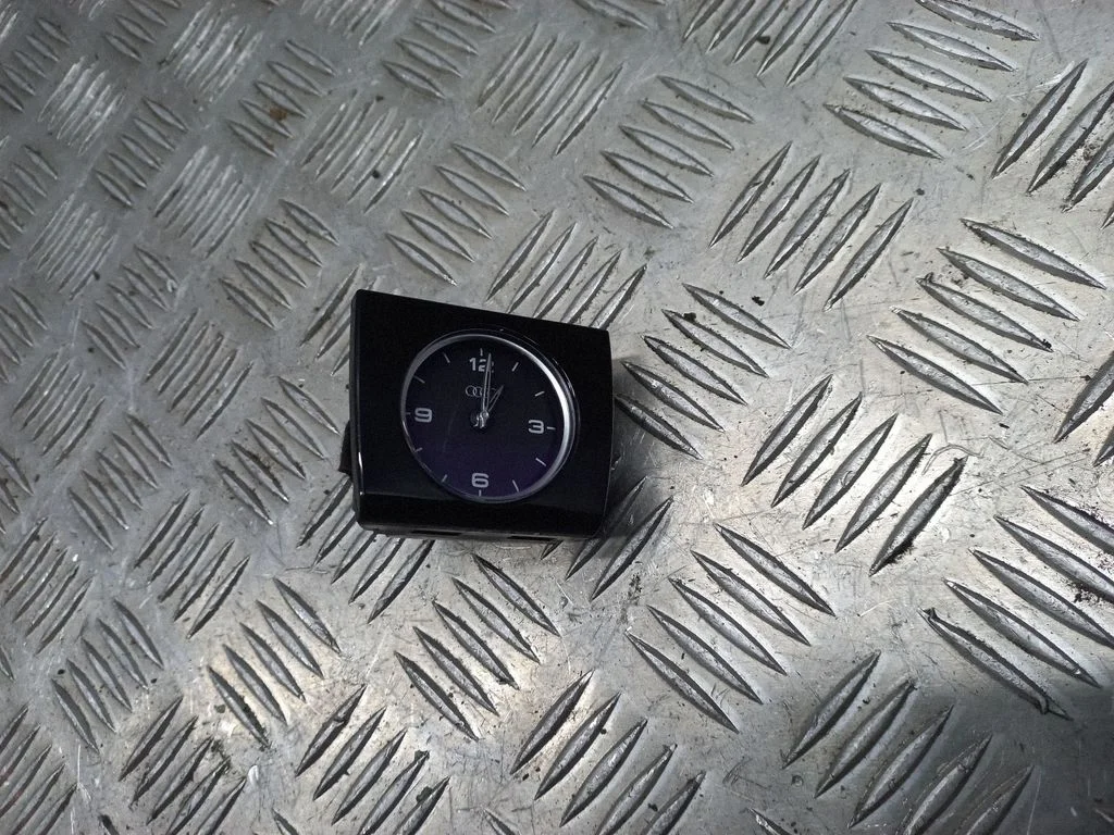 Pulkstenis 4H0919204M