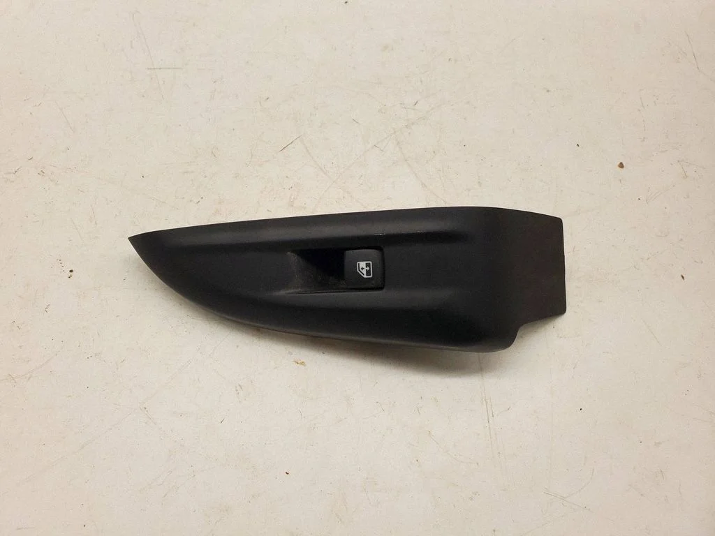 Electric window control switch – rear right