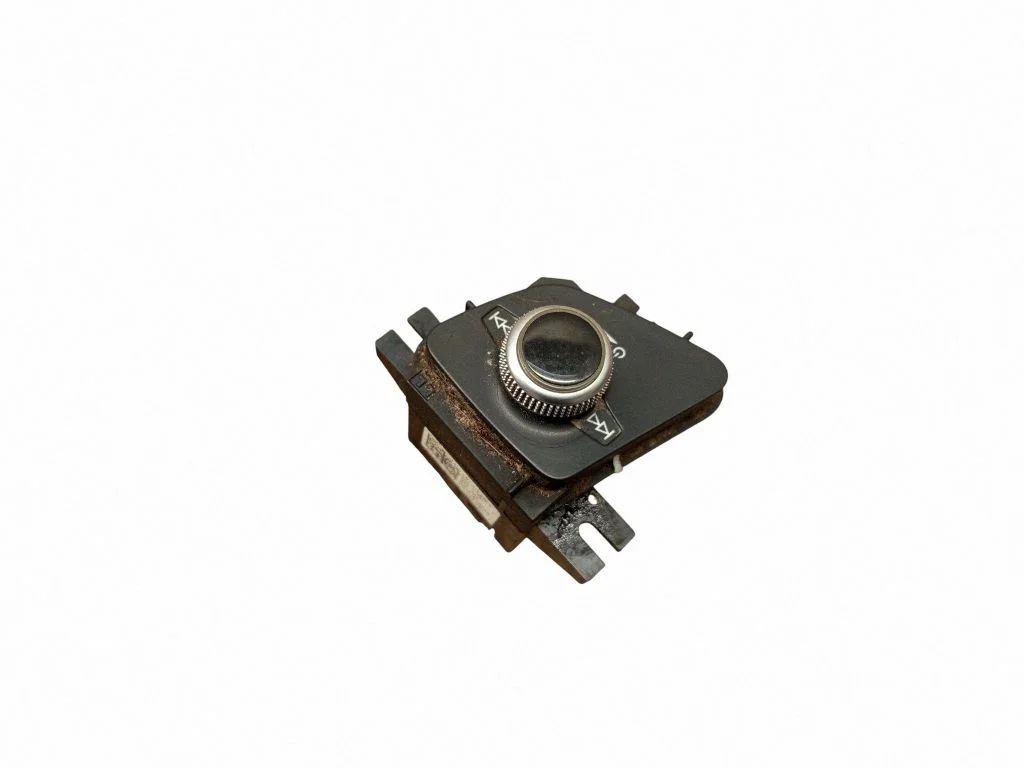 Skaļuma regulēšanas slēdzis 4M1919616B